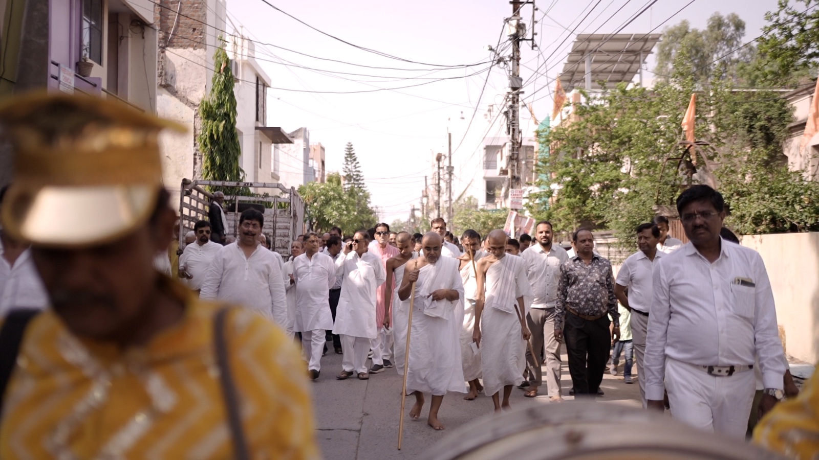आचार्य विजय कुलबोधि सूरीश्वर मसा का मंगल प्रवेश जुलूस निकला, समाज बंधुओं ने की अगवानी