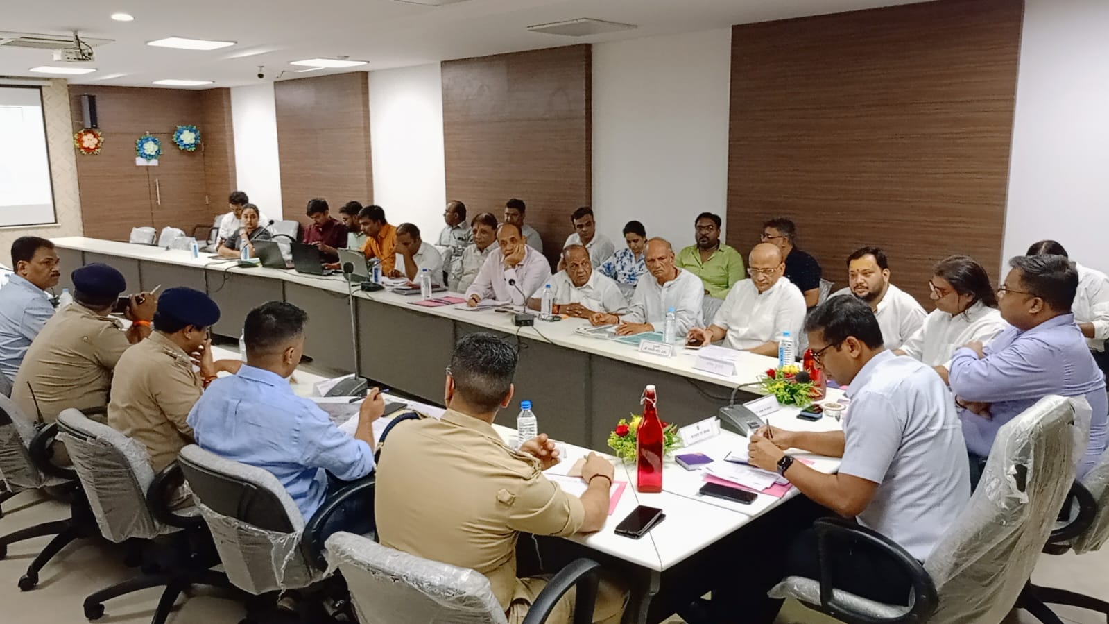 मुख्यमंत्री मोहन यादव के हाथों होगा खजराना मंदिर में बने भक्त सदन एवं प्रवचन हॉल का लोकार्पण, कलेक्टर की अध्यक्षता में मंदिर प्रबंध समिति की बैठक सम्पन्न