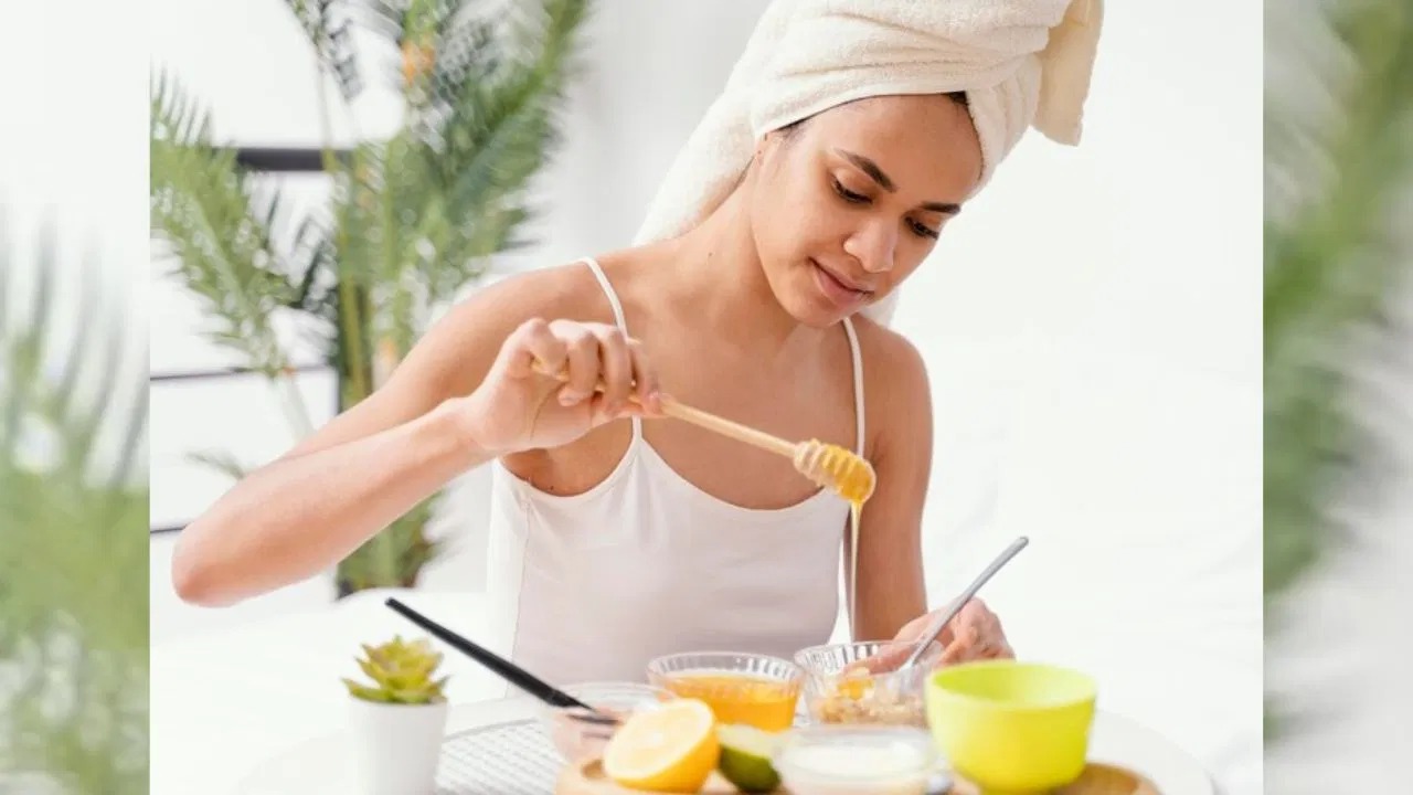 ऑयली स्किन के लिए घरेलू उपचार: गर्मी में गुलाबों सा खिल जाएगा चेहरा