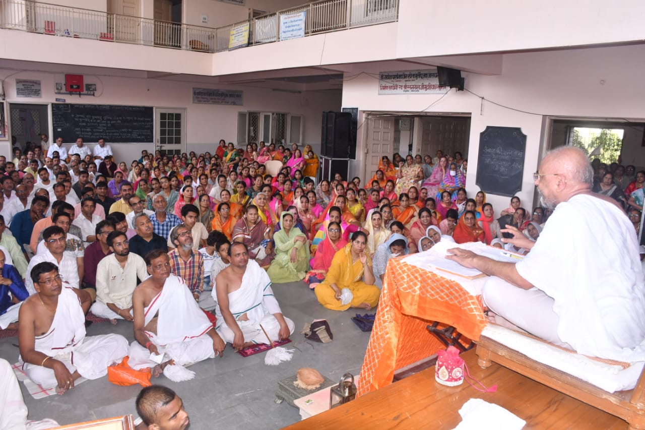 विपरीत परिस्थितियों में संतुलन बनाए रखना ही आर्ट ऑफ लाइफ है- आचार्य विजय कुलबोधि