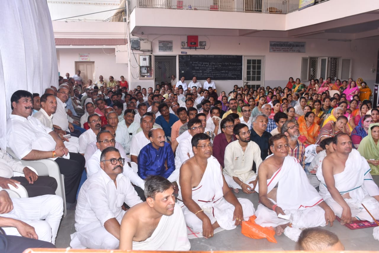 विपरीत परिस्थितियों में संतुलन बनाए रखना ही आर्ट ऑफ लाइफ है- आचार्य विजय कुलबोधि
