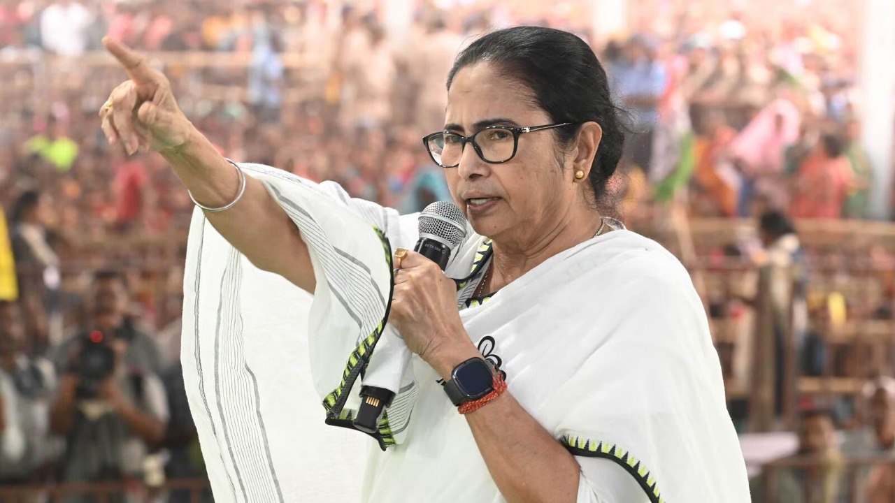 CM बनर्जी का बड़ा एलान, OBC सर्टिफिकेट को रद्द करने के कलकत्ता HC के आदेश को SC में चुनौती देगी बंगाल सरकार