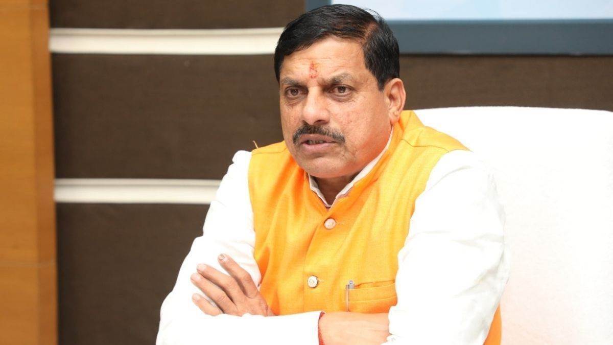 सीएम मोहन के सख्त निर्देश, सड़क पर नमाज पर लगाई रोक, ध्वनि विस्तारक यंत्रों पर भी कड़ी नजर