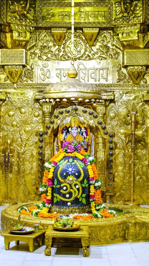 Live Darshan: हमारे साथ कीजिए देश और दुनिया के प्रमुख मंदिरों के प्रातः लाइव दर्शन