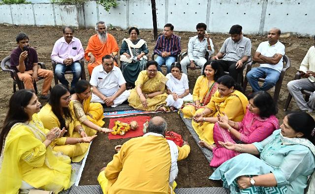 इंदौर में गायों के लिए अनोखी पहल, गौशाला में लगेगा 20 लाख का ICU शेड