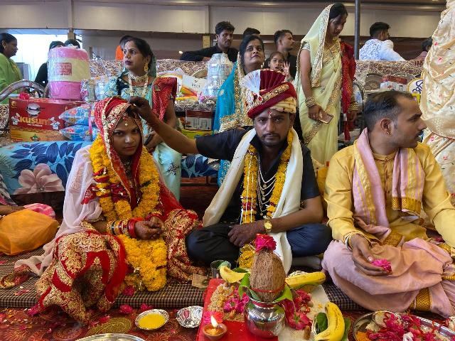 Indore : वर-वधु ने 7 फेरे के बाद आंठवा फेरा लगाया शहर की हरियाली व खुशहाली का