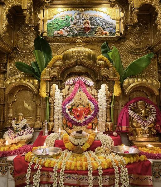 Live Darshan: हमारे साथ कीजिए देश और दुनिया के प्रमुख मंदिरों के लाइव दर्शन