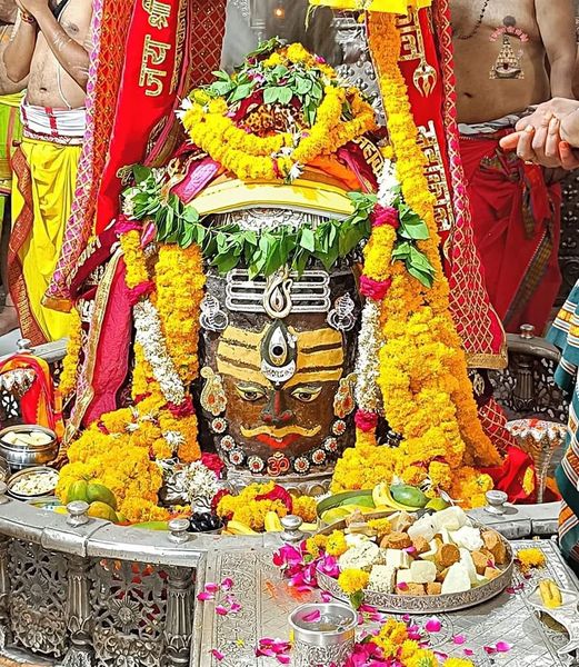 Live Darshan : हमारे साथ कीजिए देश और दुनिया के प्रमुख मंदिरों के लाइव दर्शन