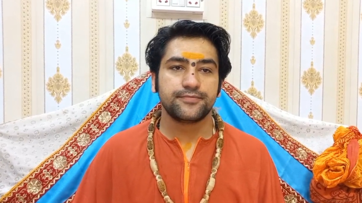 भाई की गुंडागर्दी पर बोले धीरेन्द्र शास्त्री, कहा - हम कानून के साथ, कठोर कार्रवाई करें