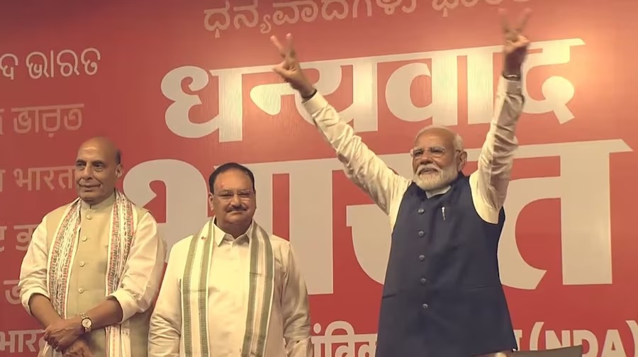 संबोधन के दौरान भावुक हुए PM मोदी, कहा - यह मेरी मां के जाने के बाद पहला चुनाव