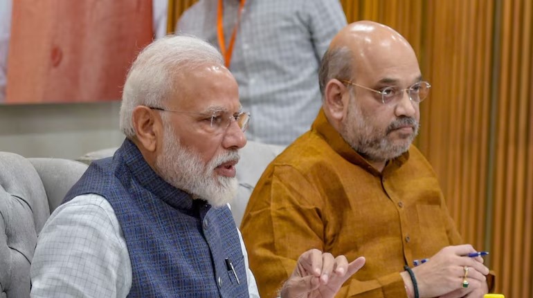 जम्मू-कश्मीर में बढ़ती आतंकी घटनाओं पर एक्शन मोड में केंद्र सरकार, PM मोदी ने की हाईलेवल मीटिंग, गृहमंत्री और NSA से की बात