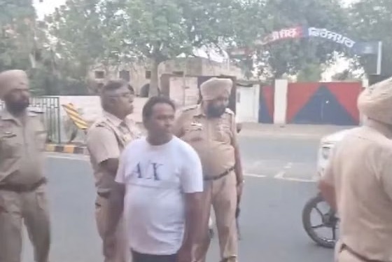 पंजाब के फिरोजपुर सेंट्रल जेल के बाहर फायरिंग, गोली लगने से कांग्रेस नेता घायल