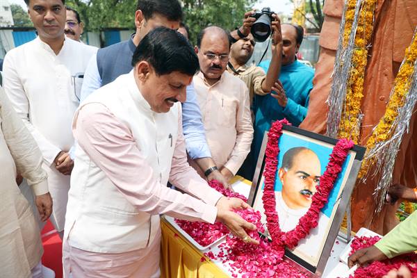 डॉ. मुखर्जी के जीवन के वीर पक्षों को सामने लाना हम सबकी जिम्मेदारी : मुख्यमंत्री