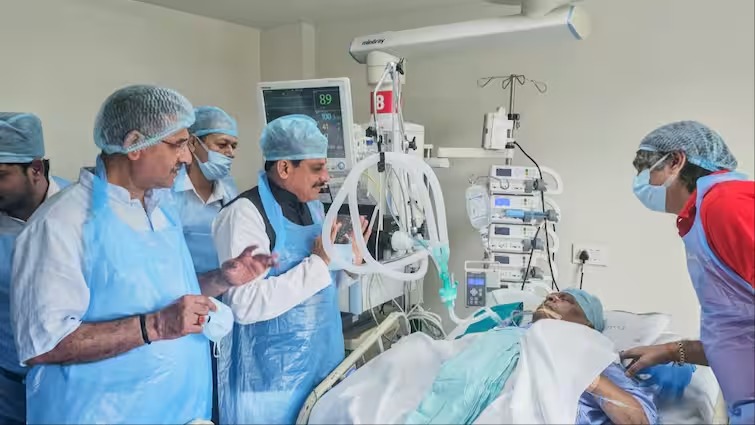 MP BJP के पूर्व प्रदेश अध्यक्ष की बिगड़ी तबीयत, अस्पताल में झा से मिलने पहुंचे CM