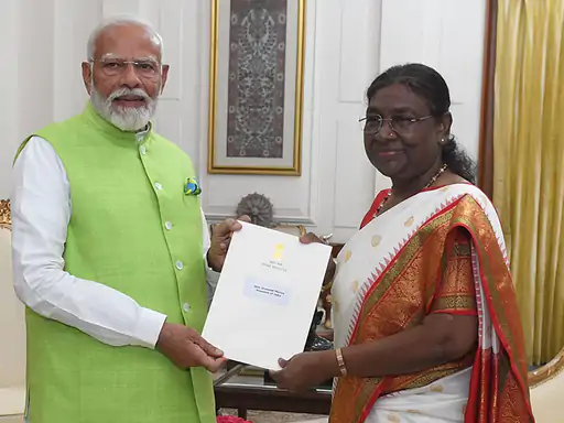 PM मोदी ने राष्ट्रपति को सौपा इस्तीफा, इस तारीख को हो सकता है शपथ ग्रहण समारोह