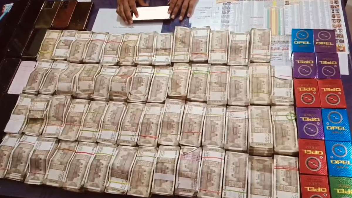सीहोर पुलिस की बड़ी कार्रवाई: जुए के अड्डे पर छापा मारा, 12 गिरफ्तार, 27 लाख रुपए जब्त