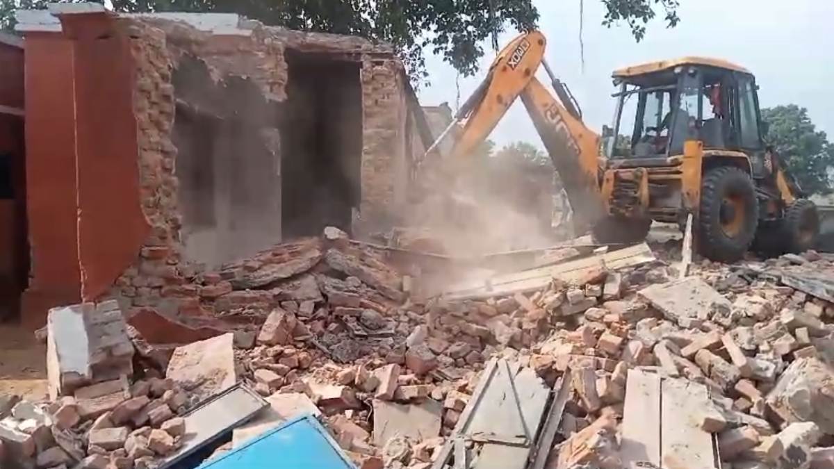 बड़ी खबर: MP में 241 स्कूलों पर चला प्रशासन का बुलडोजर, सामने आई ये वजह