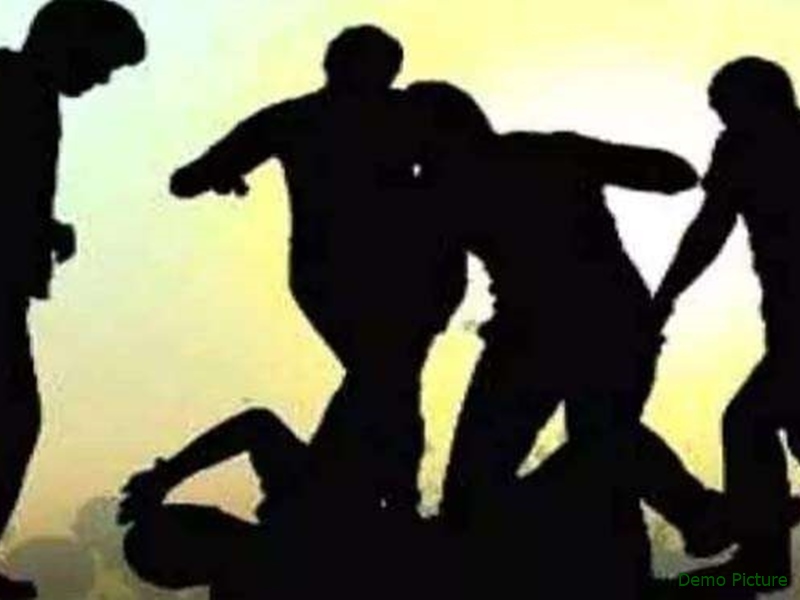 बंगाल में बीच सड़क पर महिला को बेरहमी से पीटा, Video वायरल होने पर आरोपी 'JCB' गिरफ्तार