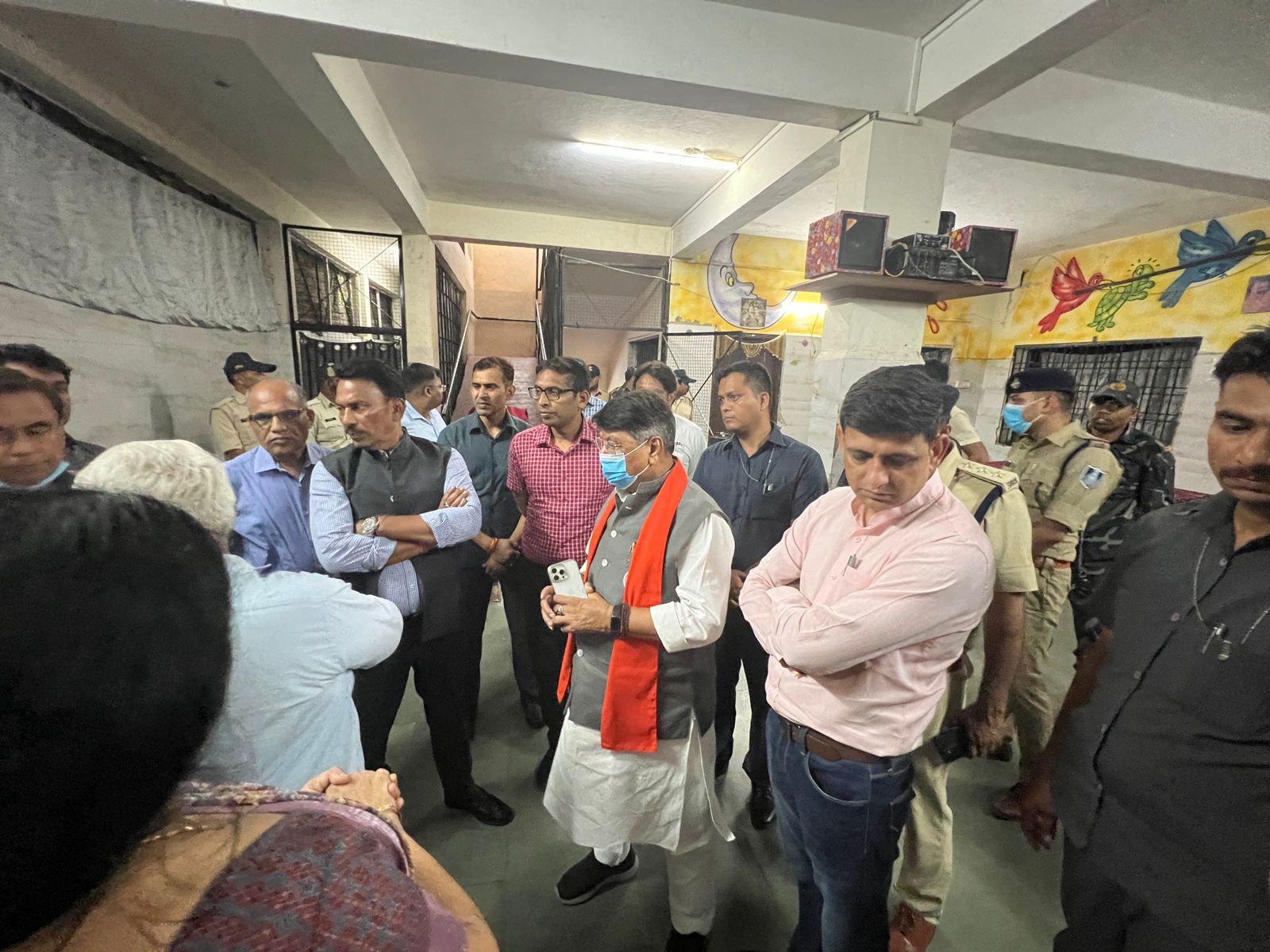 युगपुरुष धाम के बीमार बच्चों का हाल जानने अस्पताल पहुंचे विजयवर्गीय