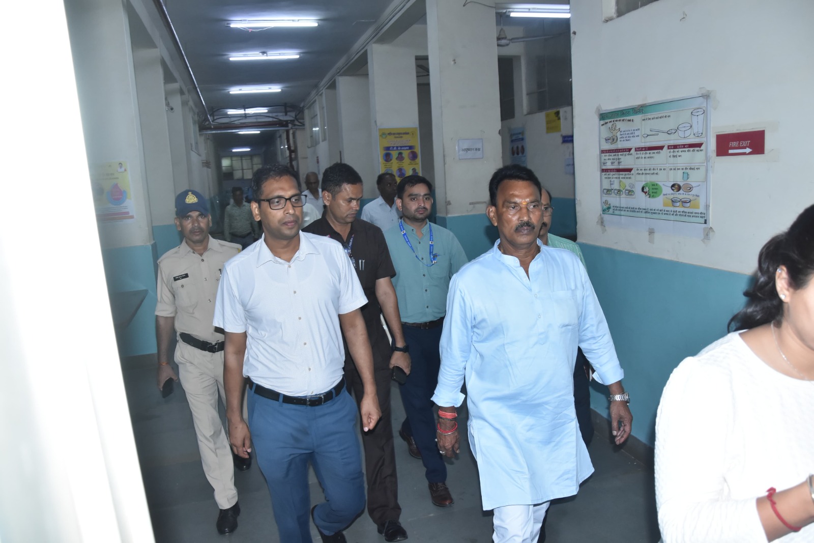 युगपुरुष धाम के बीमार बच्चों का हाल जानने अस्पताल पहुंचे विजयवर्गीय