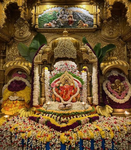 Live Darshan: हमारे साथ कीजिए देश और दुनिया के प्रमुख मंदिरों के लाइव दर्शन