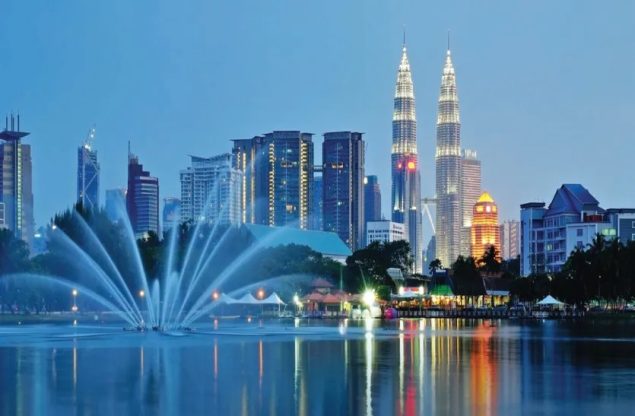 Abroad Honeymoon Destinations : शादी के बाद घूमने जाना हैं विदेश तो ये हैं सबसे सस्ती जगहें, सिर्फ इतना आएगा खर्च