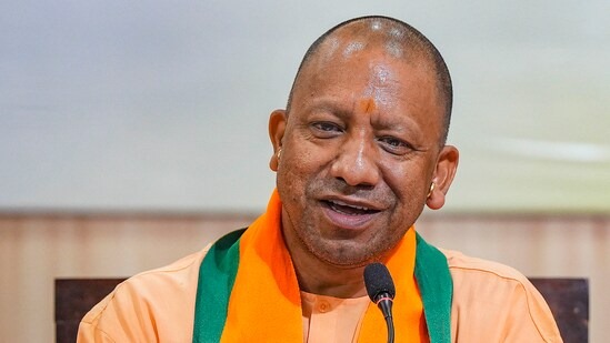 ''हिंदू इस देश की आत्मा..'' राहुल गांधी के 'हिंसक हिंदू' बयान पर योगी आदित्यनाथ ने साधा निशाना