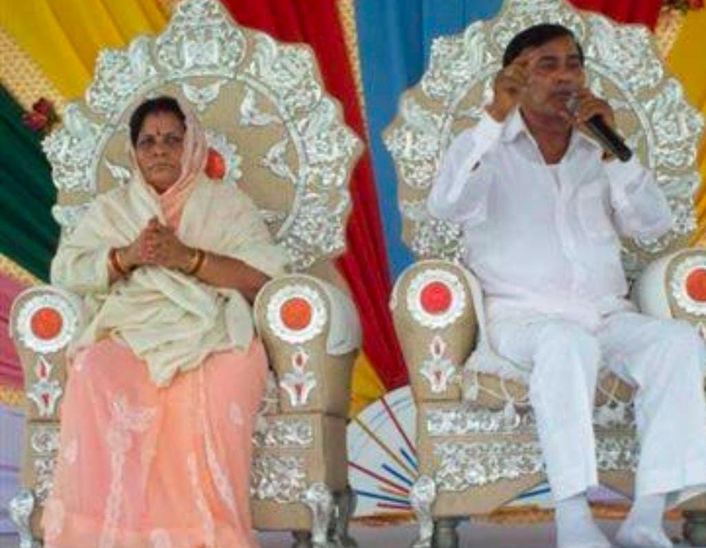 हाथरस में भोले बाबा के सत्संग में मची भगदड़ में 120 से अधिक लोगों की हुई मृत्यु, जानिए कौन है वो बाबा