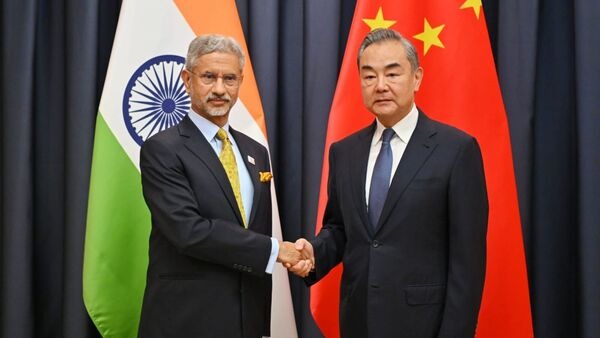 चीन के विदेश मंत्री से जयशंकर ने की मुलाकात, इन मुद्दों पर बनी सहमति