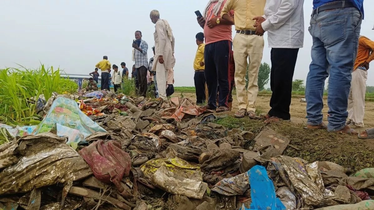 Hathras Stampede: SIT की रिपोर्ट के बाद योगी सरकार का एक्शन, SDM-CO समेत छह सस्पेंड