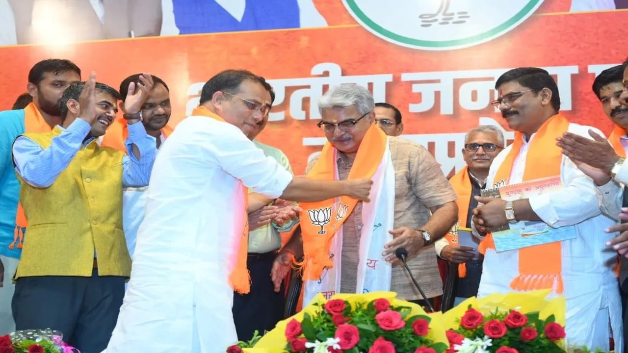 MP हाईकोर्ट के पूर्व जज रोहित आर्य BJP में हुए शामिल, अपने सख्त और मजाकिया अंदाज के लिए थे फेमस
