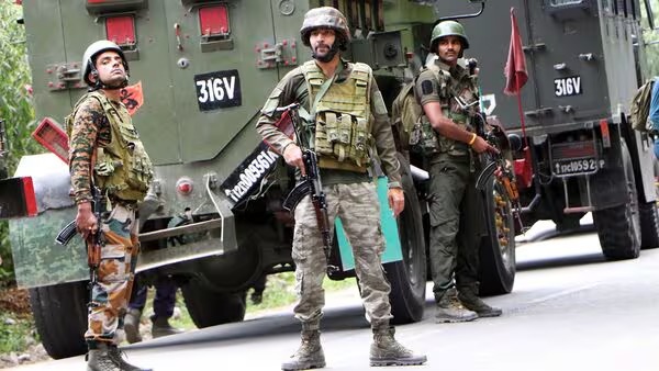 J&K के डोडा में सेना और आतंकियों के बीच झड़प, 4 जवान शहीद