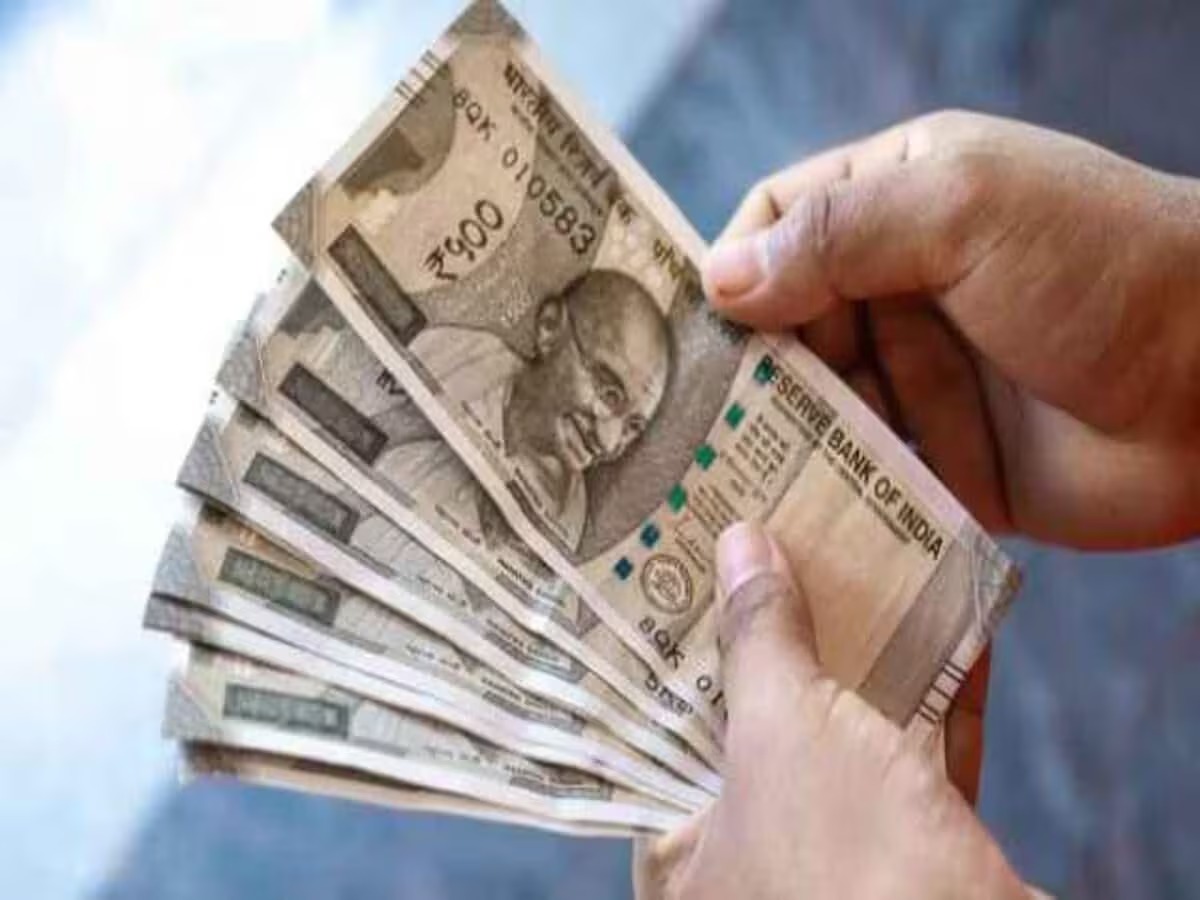 MP के 5 लाख कर्मचारियों को झटका, आगे बढ़ी वेतन बढ़ने की उम्मीद, जानें पूरा मामला