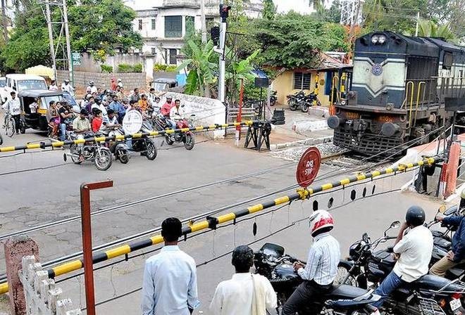रेलवे क्रासिंग के लिए नहीं करना पड़ेगा समय बर्बाद! रेलवे का नया प्लान तैयार..