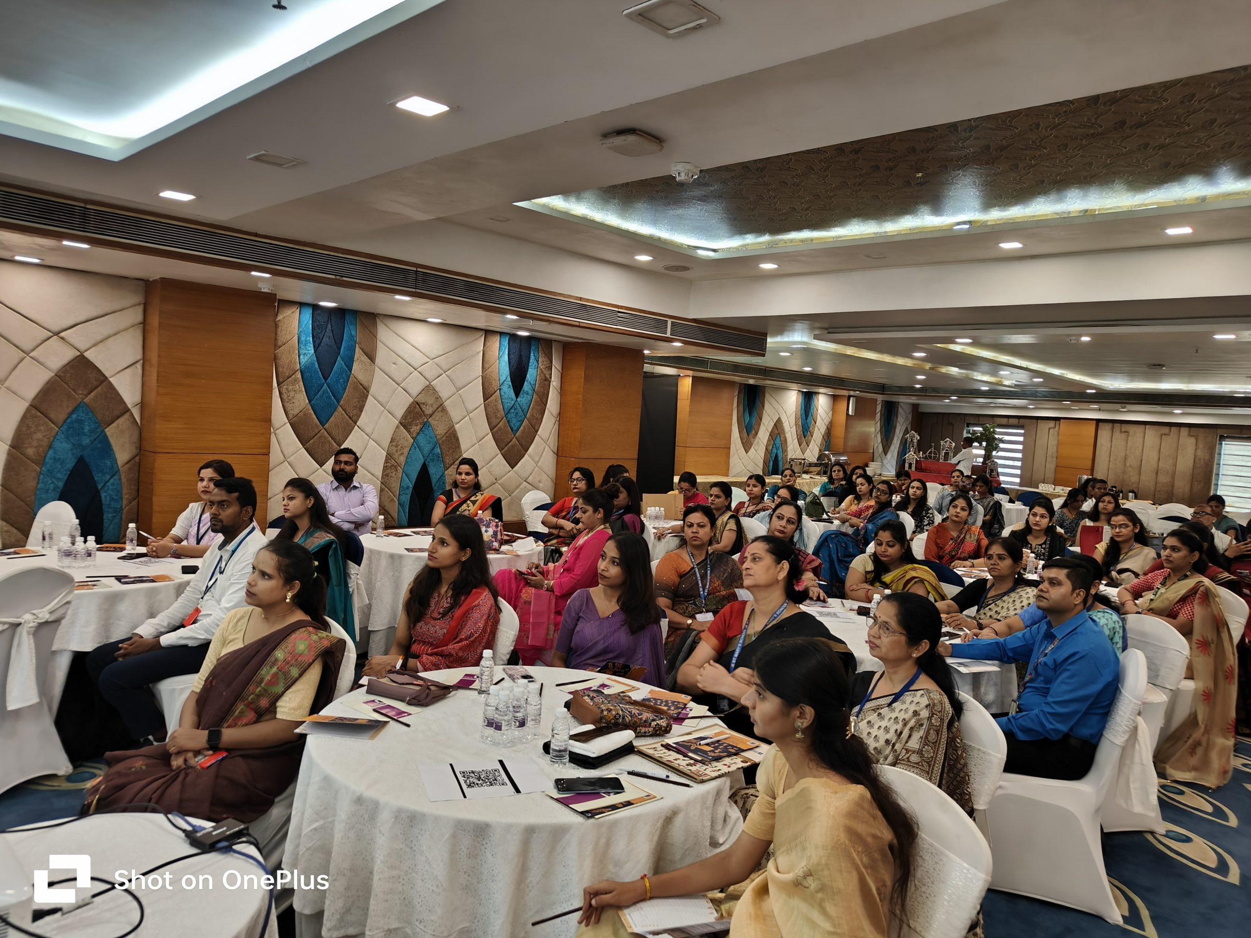 ऑक्सफोर्ड यूनिवर्सिटी प्रेस ने की हैप्पीनेस और वेलबीइंग पाठ्यक्रम की शुरुआत