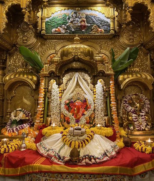 Live Darshan : हमारे साथ कीजिए देश और दुनिया के प्रमुख मंदिरों के लाइव दर्शन