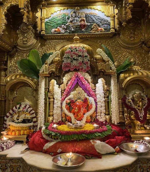Live Darshan: हमारे साथ कीजिए देश और दुनिया के प्रमुख मंदिरों के लाइव दर्शन