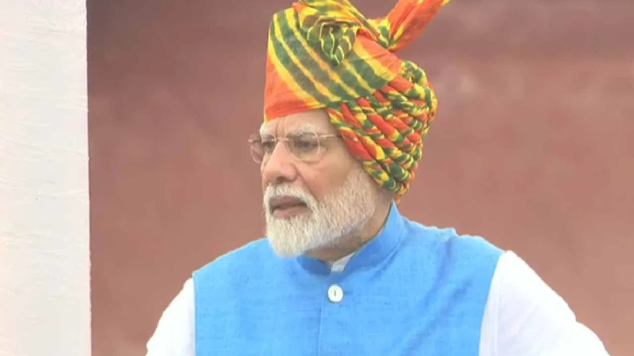 Independence Day 2024: 'देश में अब UCC की जरूरत' लाल किले की प्राचीर से बांग्लादेश में हिंदुओं, संविधान, समान नागरिक कानून पर क्या बोले PM?