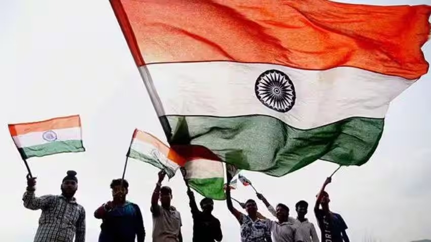 Gk Quiz: राष्ट्रीय ध्वज फहराना किस मौलिक अधिकार के अंतर्गत आता है?