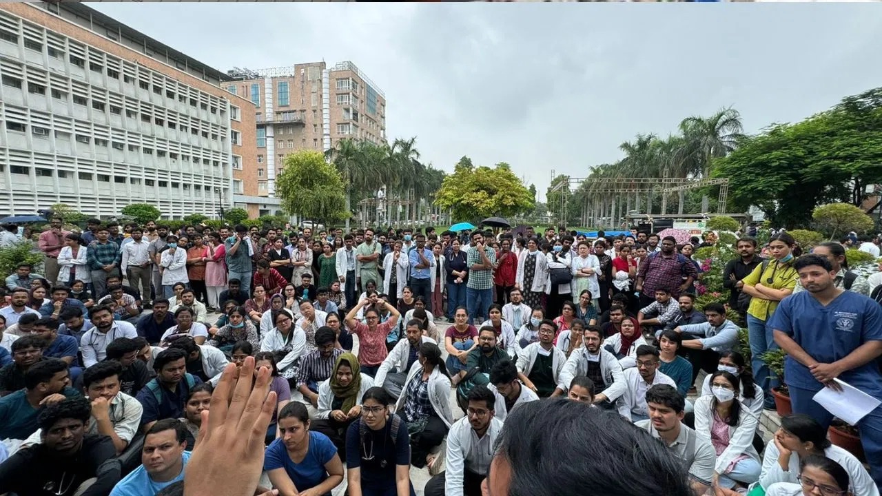 दिल्ली AIIMS के डॉक्टरों की आज हड़ताल, OPD और OT रहेंगे बंद