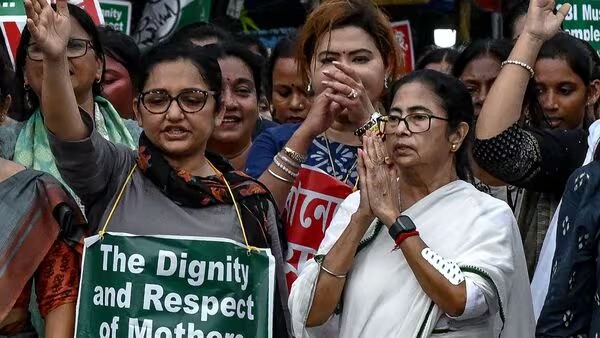 कोलकाता रेप केस मामले में निर्भया की मां ने ममता बनर्जी पर साधा निशाना, कहा- 'उन्हें इस्तीफा दे देना चाहिए'
