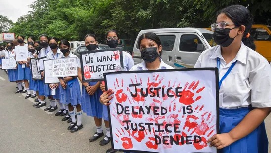 Kolkata Rape-Murder Case: विरोध प्रदर्शन पर ममता बनर्जी नाराज, छात्रों के शामिल होने पर तीन स्कूलों को भेजा नोटिस