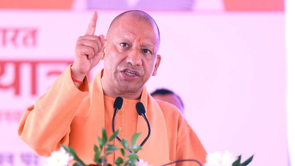 'जब हम एक रहेंगे, राष्ट्र सशक्त रहेगा, बंटेंगे तो..,'आगरा में गरजे सीएम योगी