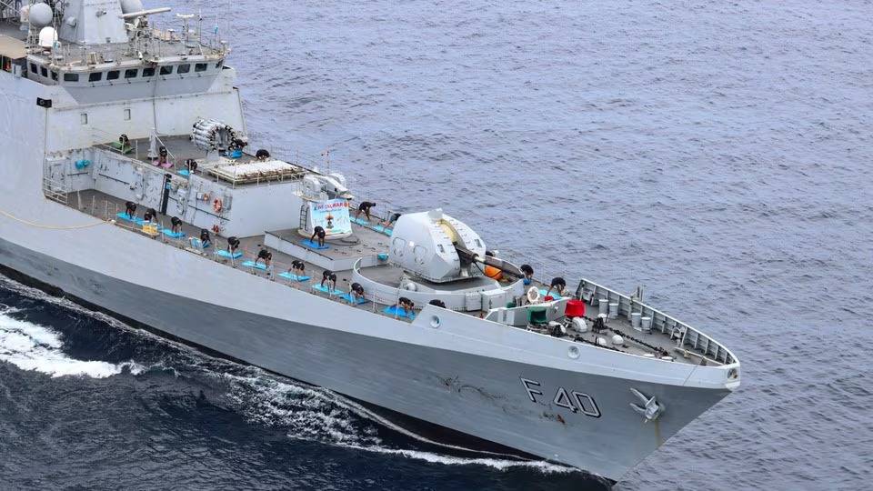 India vs China: श्रीलंका में घमासान, भारत और चीन के युद्धपोत आए आमने-सामने