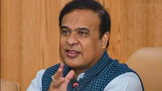 असम: CM हिमंत बिस्वा सरमा की बढ़ी मुश्किलें, विपक्षी दलों ने दर्ज कराई शिकायत, जानें पूरा मामला