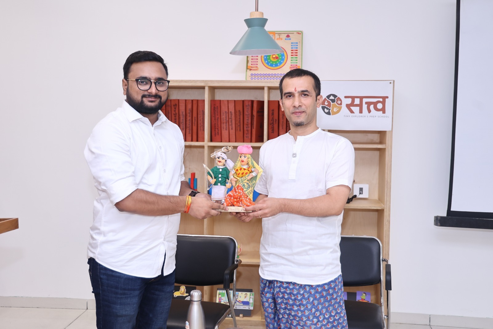गौरव जुयाल ने सत्व टाइनी एक्सप्लोरर्स प्रेप स्कूल में बच्चों के साथ की क्रिएटिविटी वर्कशॉप