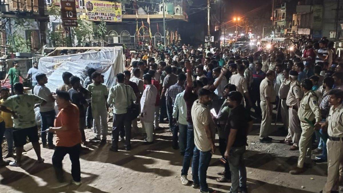 ग्वालियर में बड़ी दुर्घटना, स्थापना जुलूस में अचानक गिरी शहर की सबसे बड़ी गणेश जी की प्रतिमा, कई लोग दबे
