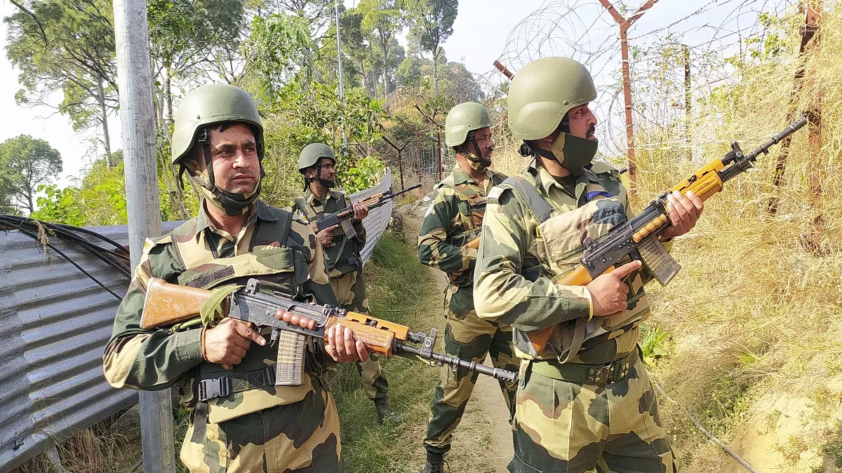 J&K Firing: पाकिस्तान ने फिर दिखाया अपना रंग, LoC पर की फायरिंग, BSF जवान घायल