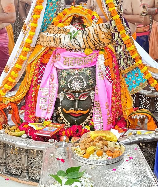 Live Darshan : हमारे साथ कीजिए देश और दुनिया के प्रमुख मंदिरों के लाइव दर्शन