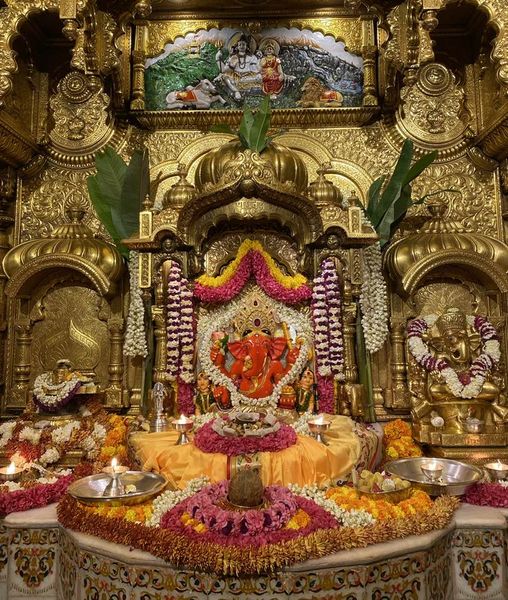 Live Darshan : हमारे साथ कीजिए देश और दुनिया के प्रमुख मंदिरों के लाइव दर्शन